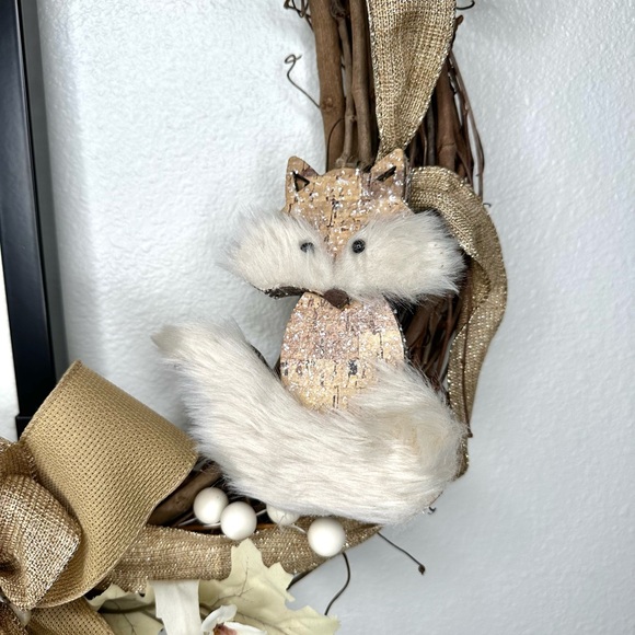 18” Ashland natural grapevine wreath, handmade white fox Christmas wreath - Picture 4 of 7